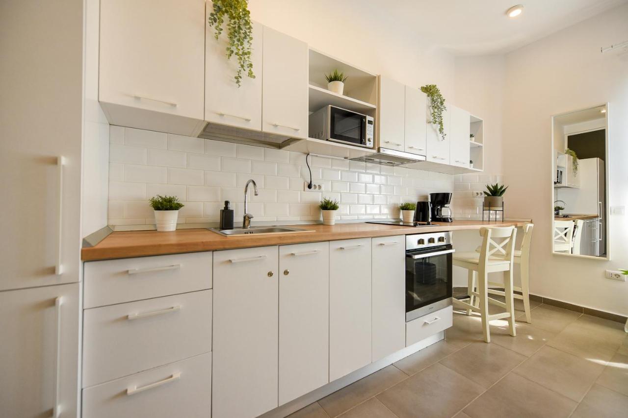 Classy Comfort - Chic Studio On Regina Elisabeta Bukarest Exterior foto