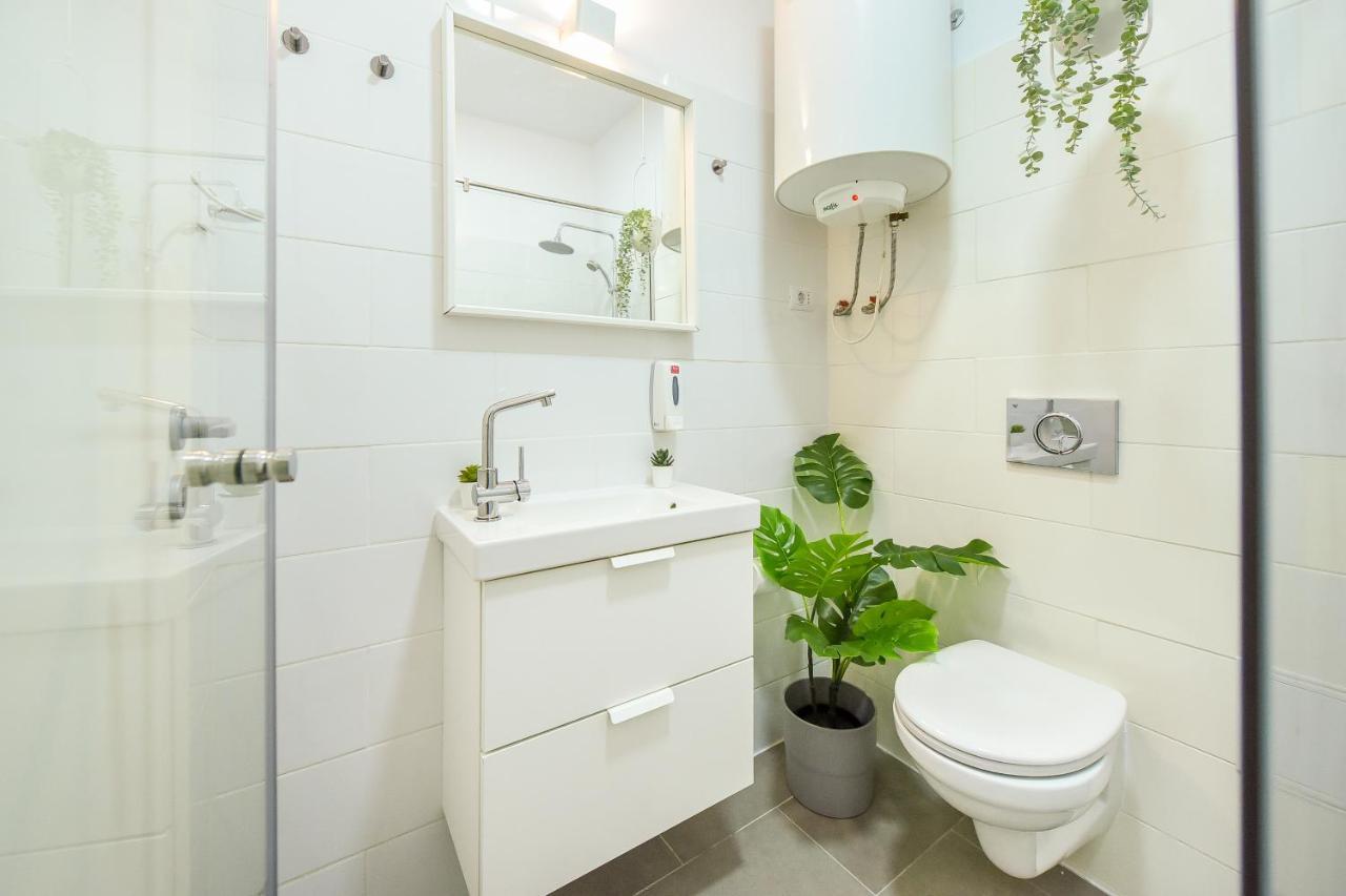 Classy Comfort - Chic Studio On Regina Elisabeta Bukarest Exterior foto